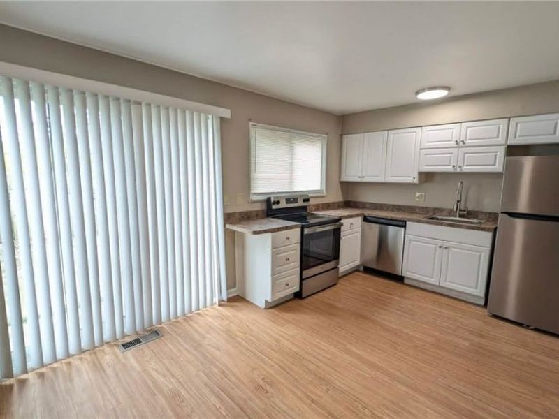 11 Trenton Square, Unit T-36, Euclid, OH 44143 Photo 7