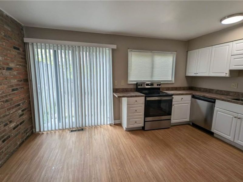 11 Trenton Square, Unit T-36, Euclid, OH 44143 Photo 8