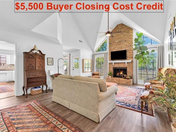 3370 N Southridge Drive, Fayetteville, AR 72703