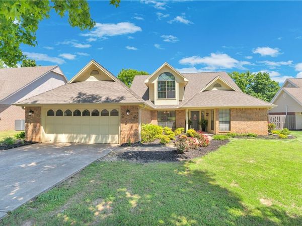 3370 N Southridge Drive , Fayetteville, AR 72703