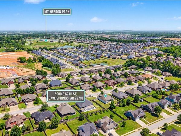 5900 S 67th Street, Cave Springs, AR 72718