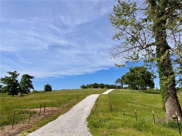 370 SE Bolin Road, Gentry, AR 72734