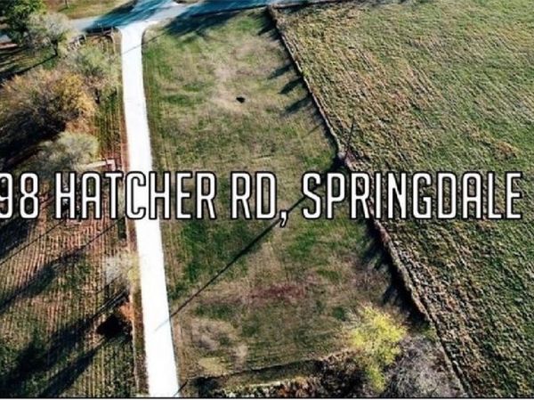 1098 Hatcher Road , Springdale, AR 72764