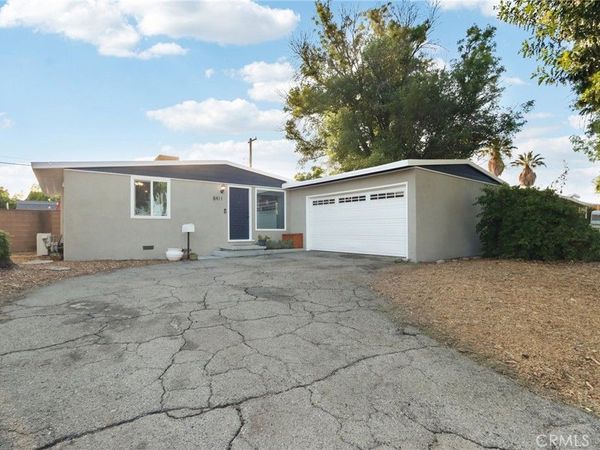 8411 Mammoth Avenue, Panorama City, CA 91402