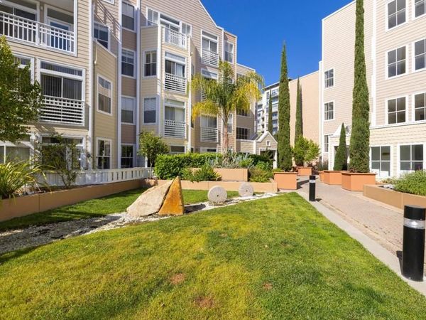 550 Ortega Avenue, Unit A214, Mountain View, CA 94040