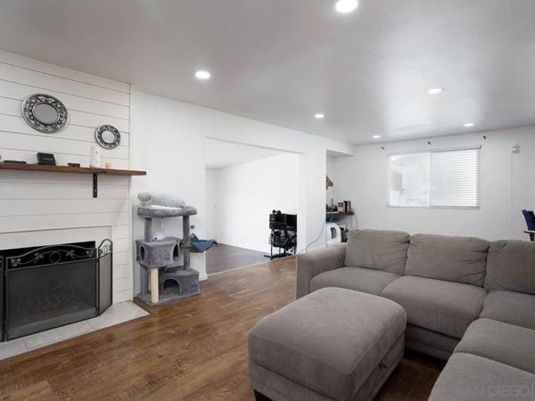 71 E L Street, Chula Vista, CA 91911