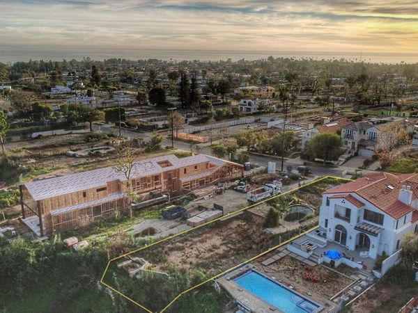 1028 Chautauqua Boulevard , Pacific Palisades, CA 90272
