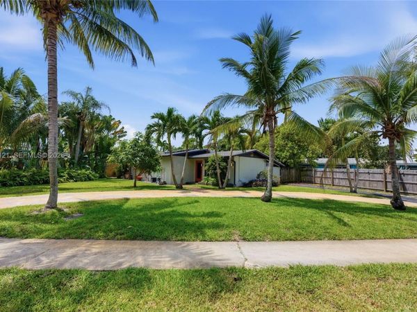 1118 NW 16th St , Fort Lauderdale, FL 33311