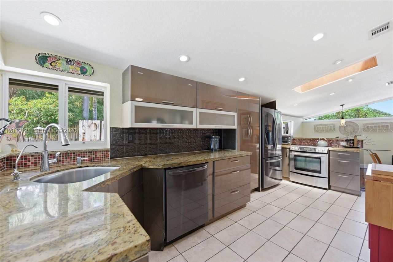 1118 NW 16th St , Fort Lauderdale, FL 33311 Photo