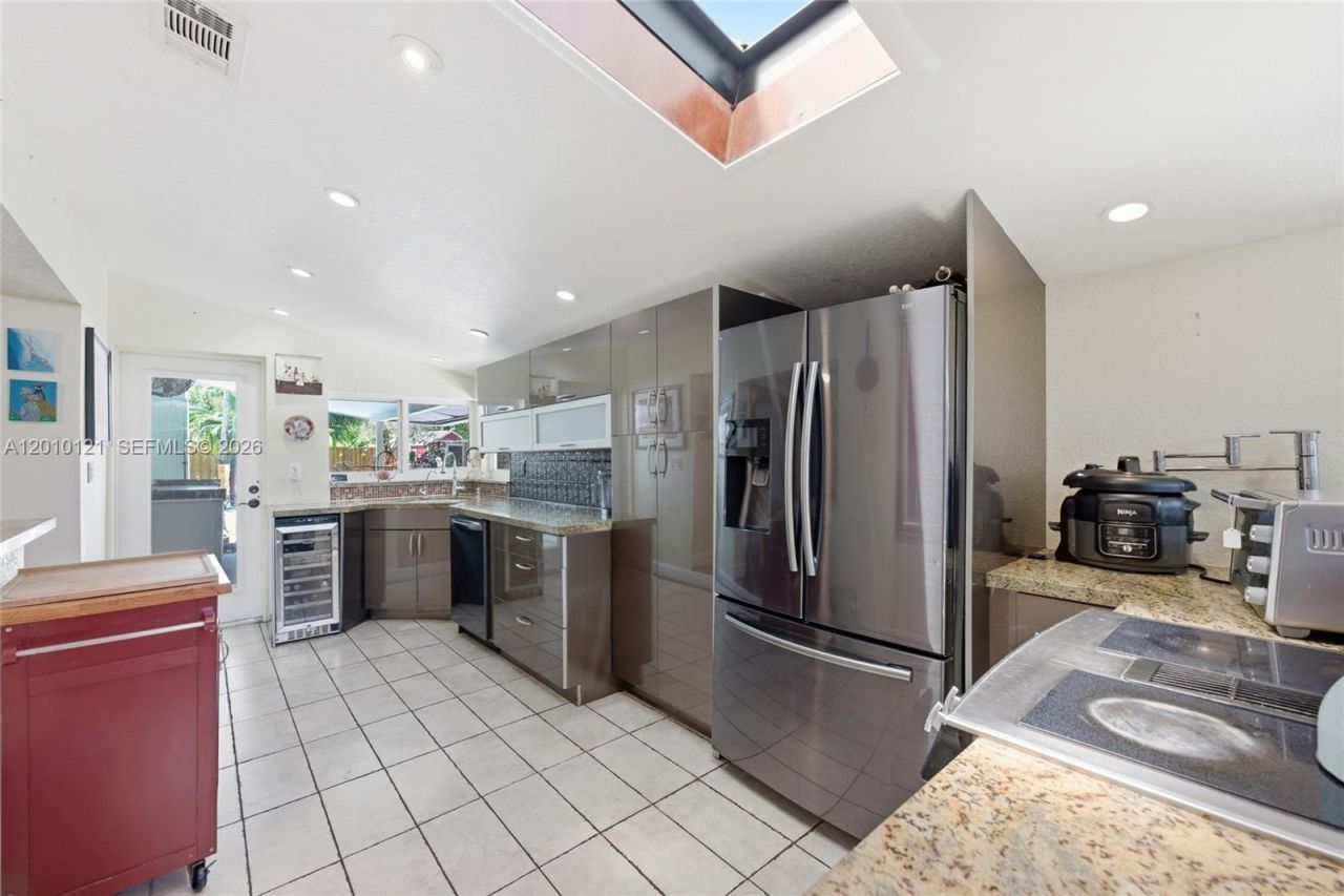 1118 NW 16th St , Fort Lauderdale, FL 33311 Photo