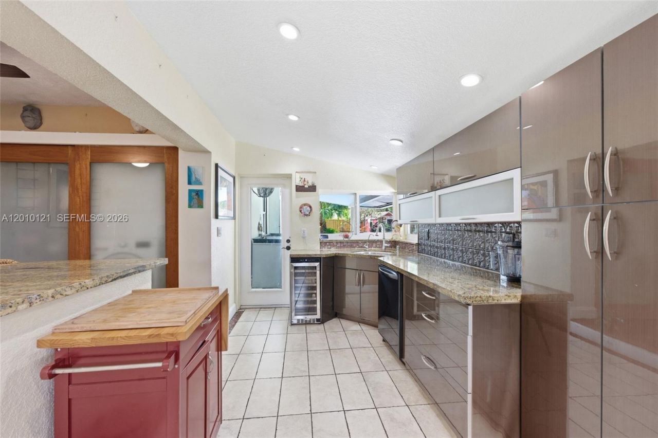 1118 NW 16th St , Fort Lauderdale, FL 33311 Photo