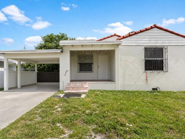 1111 NW 77th St , Miami, FL 33150