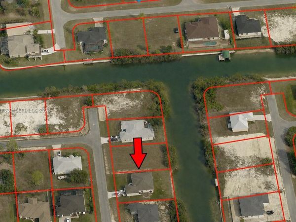 1911 NE 13TH AVE, Cape Coral, FL 33909