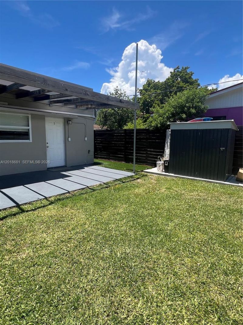 1810 NW 34th St, Unit 3, Miami, FL 33142 Photo