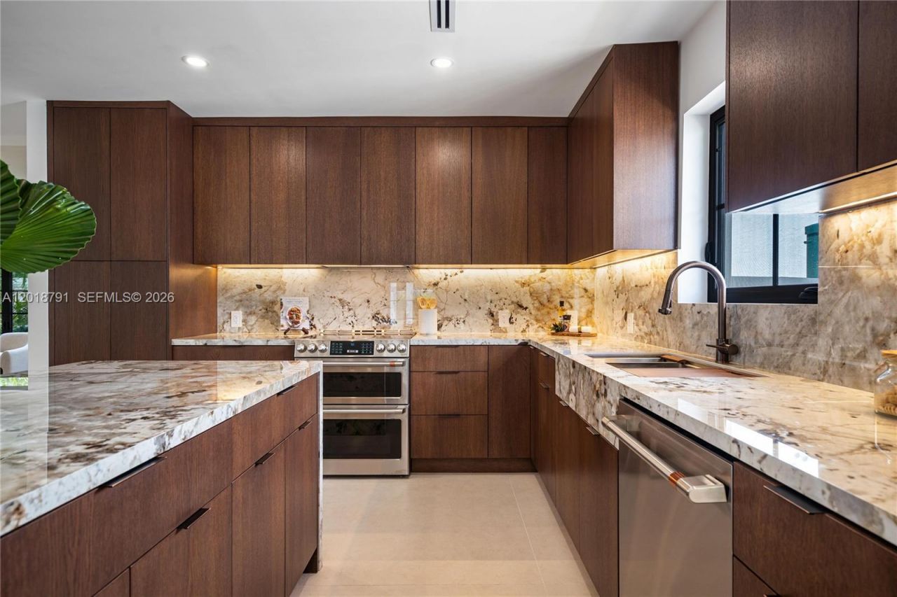 1037 Sevilla Ave , Coral Gables, FL 33134 Photo