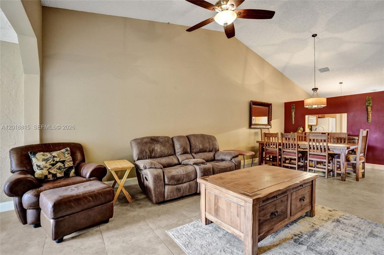 9011 NW 61st St , Tamarac, FL 33321 Photo
