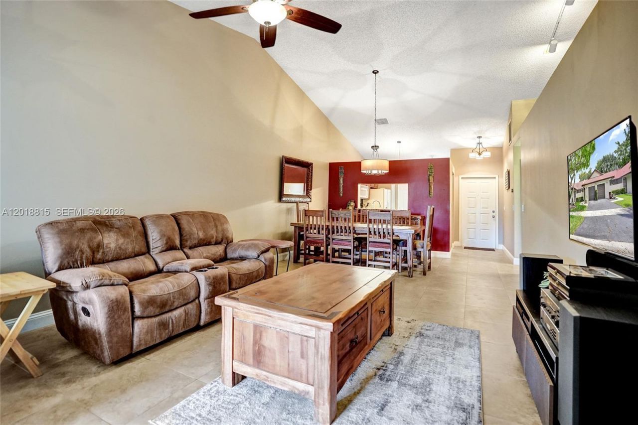 9011 NW 61st St , Tamarac, FL 33321 Photo