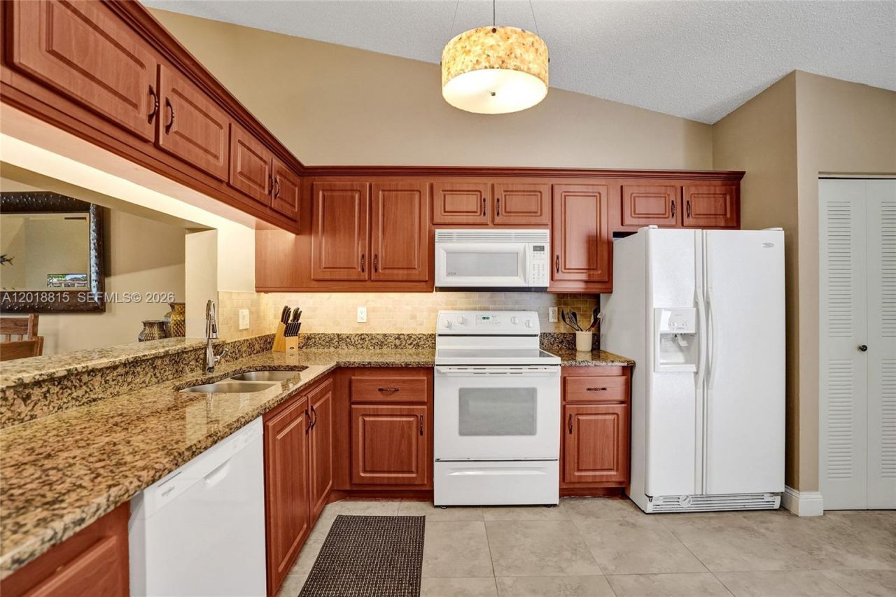 9011 NW 61st St , Tamarac, FL 33321 Photo