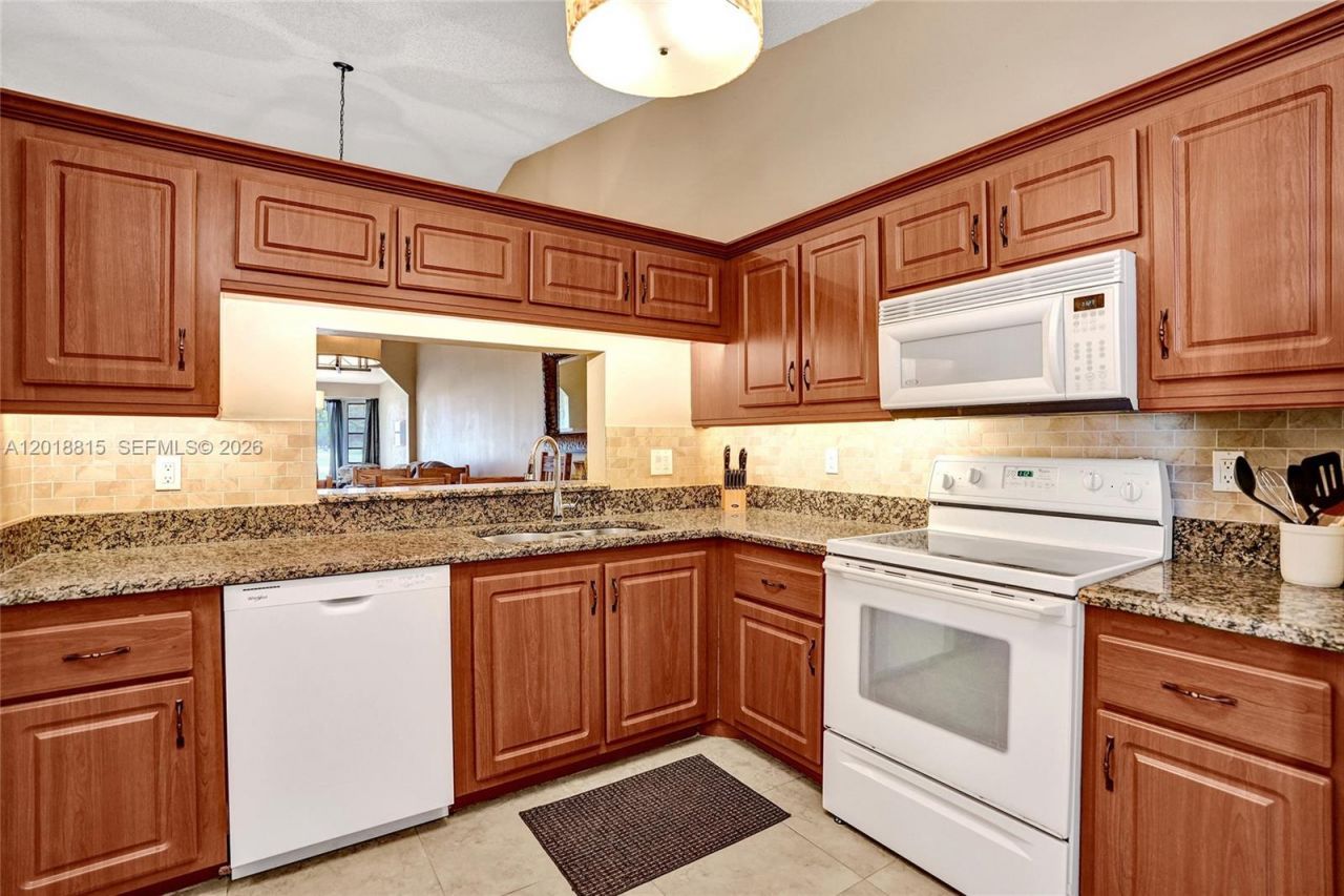 9011 NW 61st St , Tamarac, FL 33321 Photo