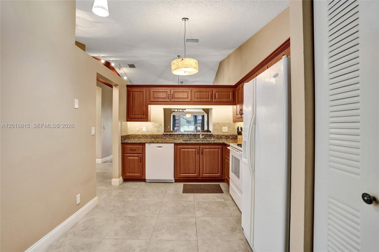 9011 NW 61st St , Tamarac, FL 33321 Photo