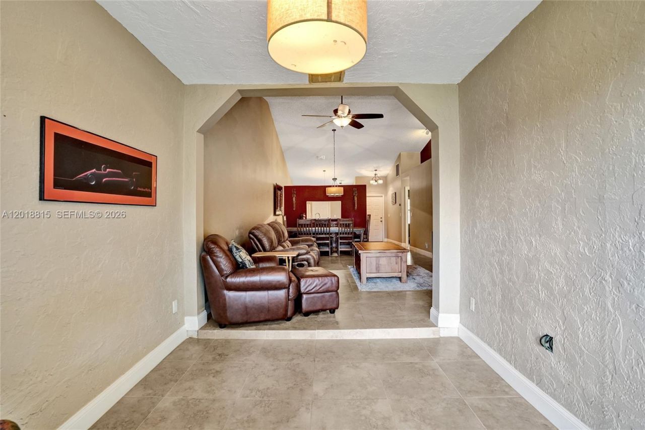 9011 NW 61st St , Tamarac, FL 33321 Photo