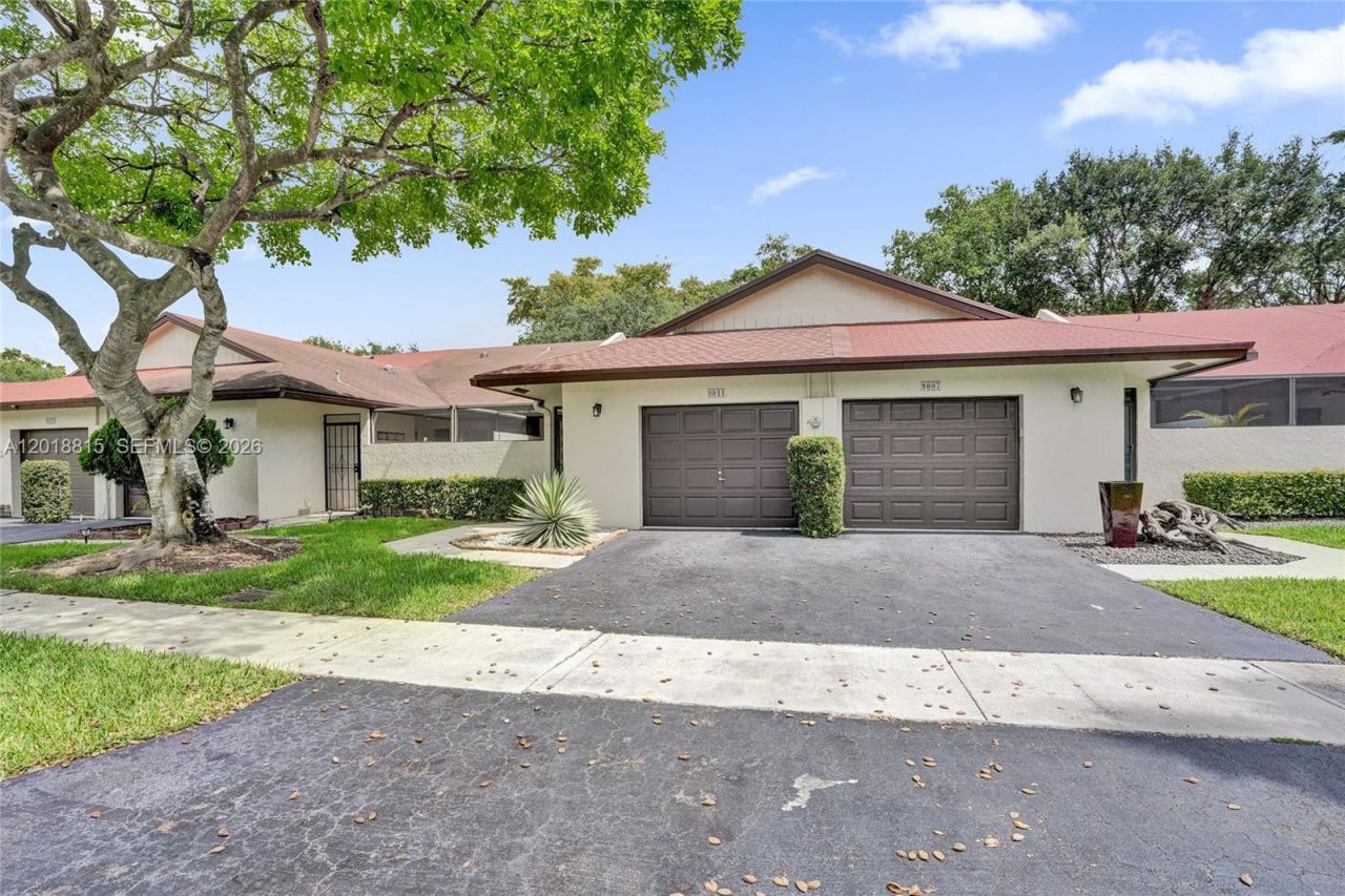 9011 NW 61st St , Tamarac, FL 33321 Photo