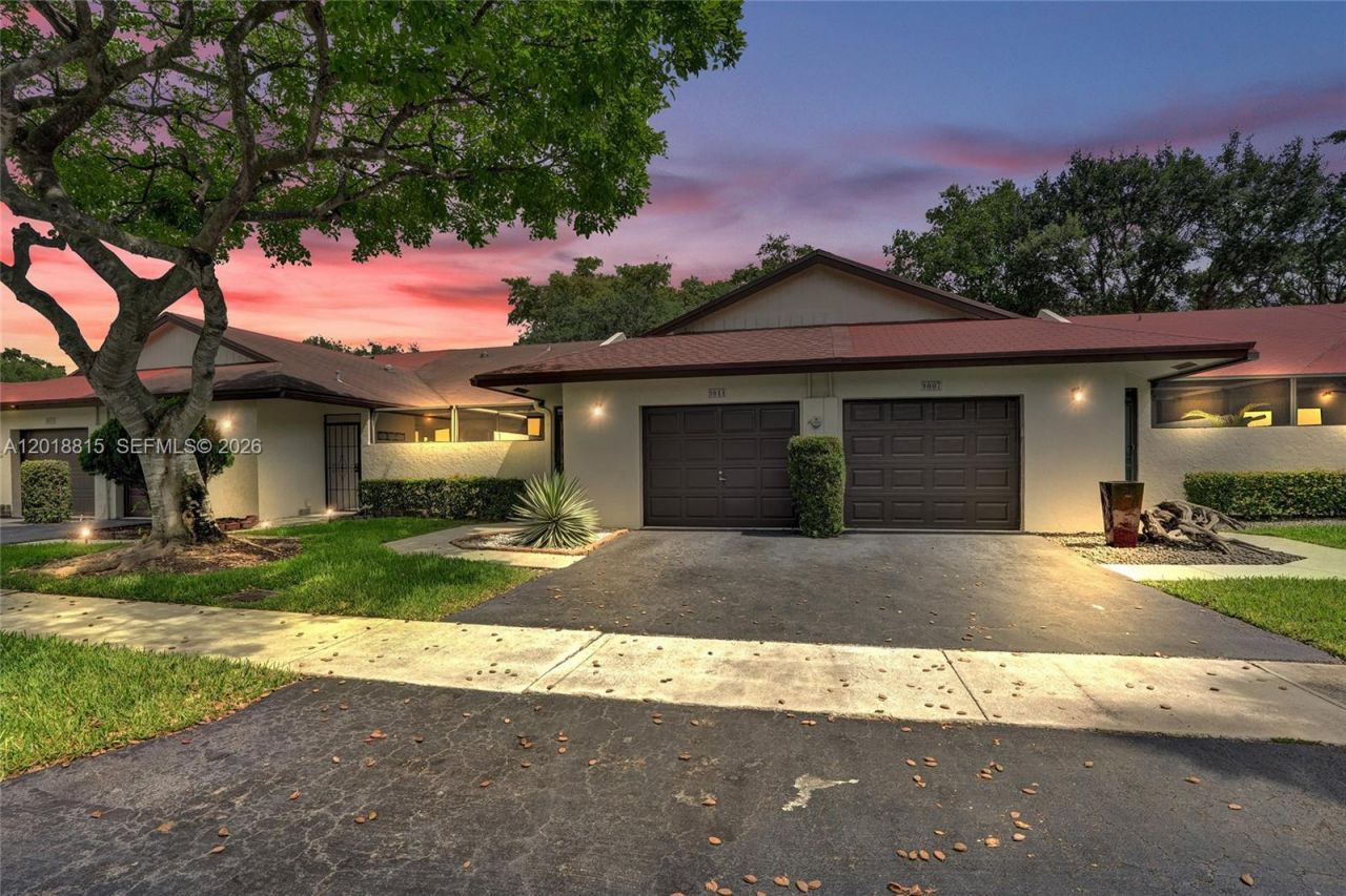 9011 NW 61st St , Tamarac, FL 33321 Photo