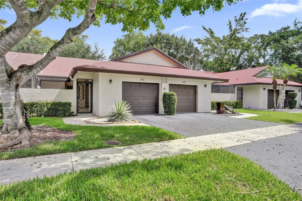 9011 NW 61st St , Tamarac, FL 33321 Photo