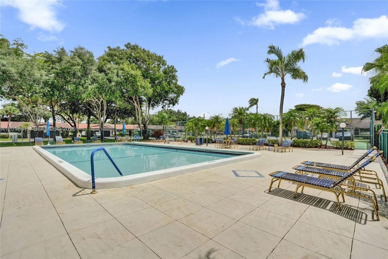 9011 NW 61st St , Tamarac, FL 33321 Photo