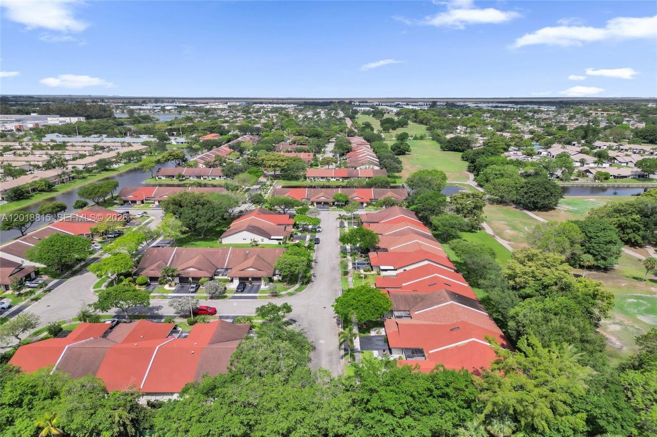 9011 NW 61st St , Tamarac, FL 33321 Photo