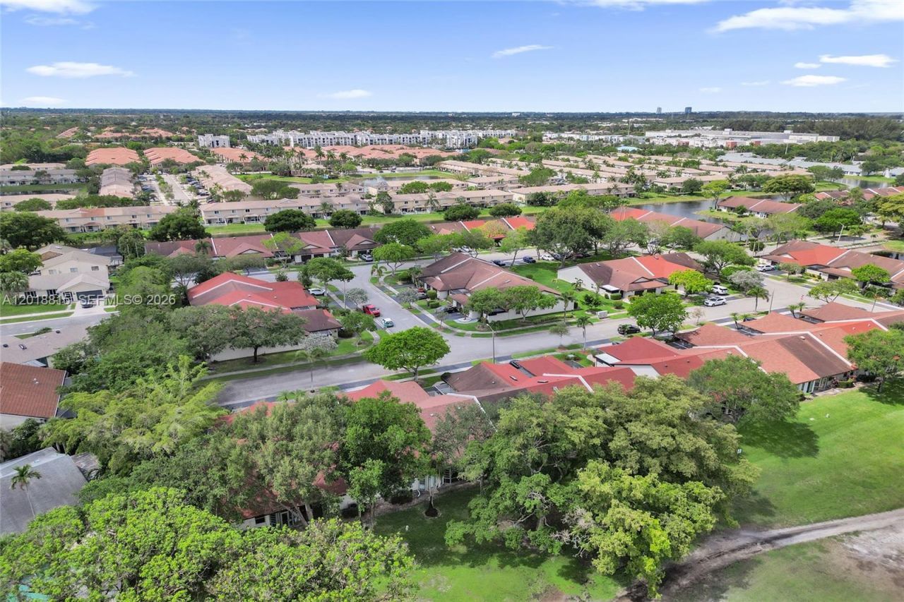 9011 NW 61st St , Tamarac, FL 33321 Photo