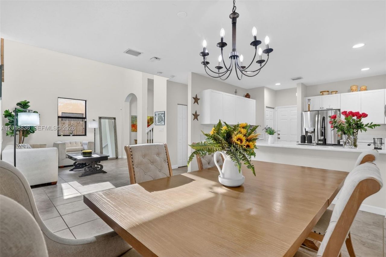 2542 NE 1st St, Homestead, FL 33033 Photo