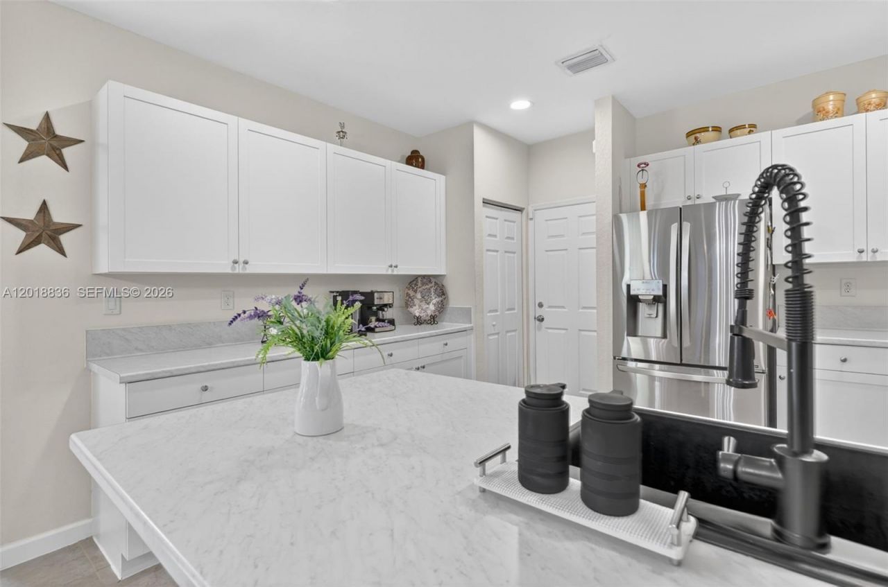 2542 NE 1st St, Homestead, FL 33033 Photo