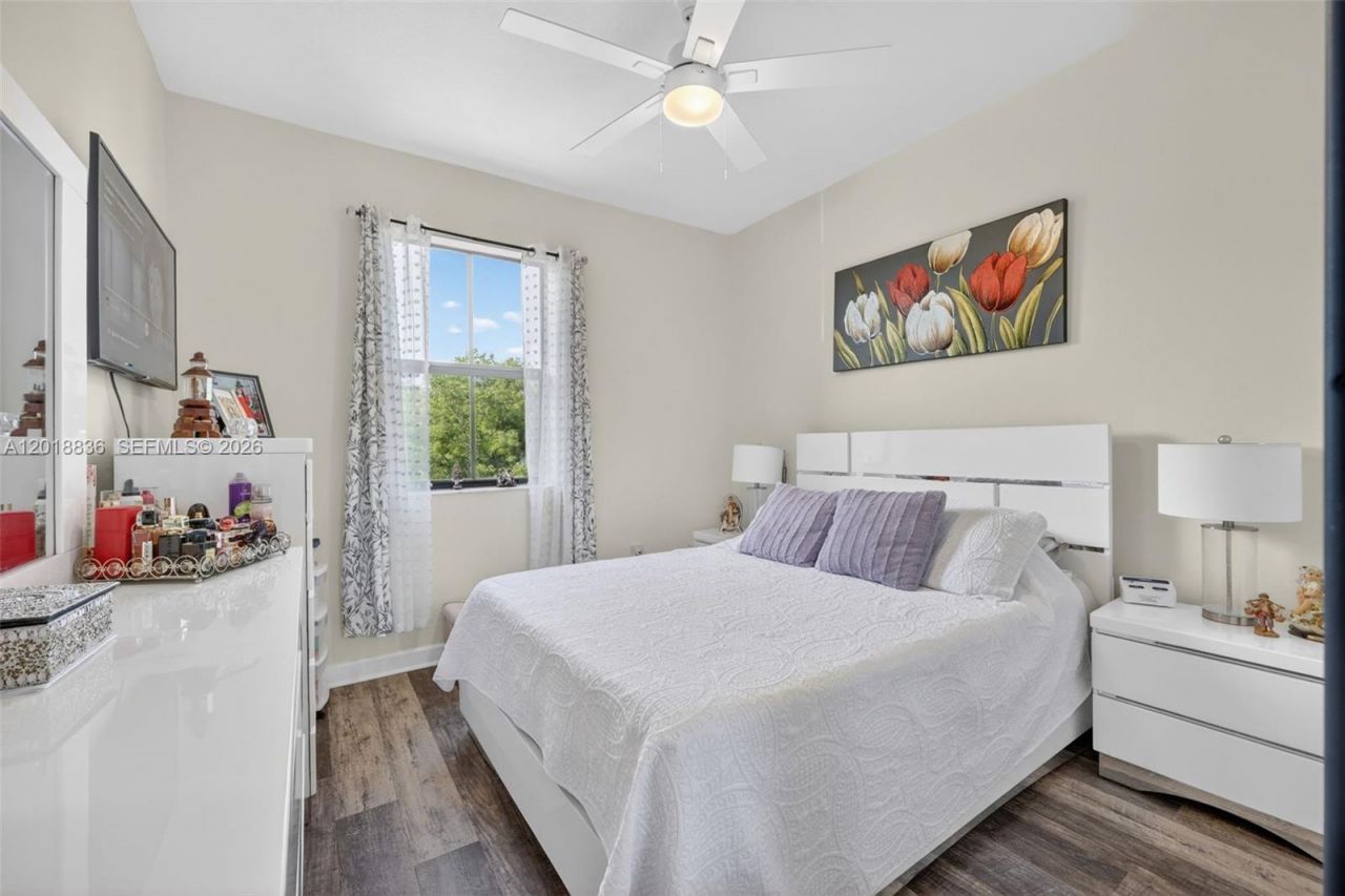 2542 NE 1st St, Homestead, FL 33033 Photo