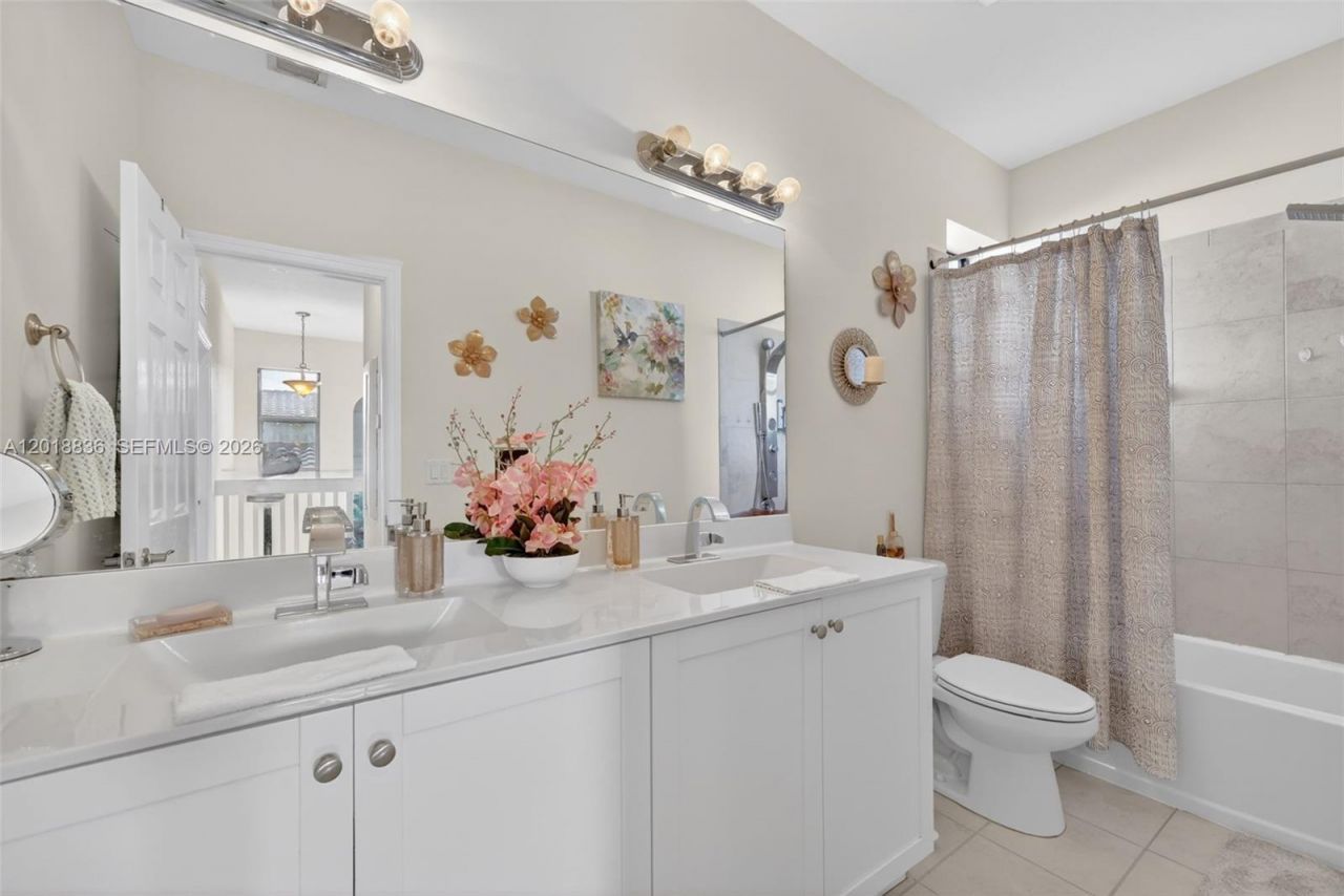 2542 NE 1st St, Homestead, FL 33033 Photo