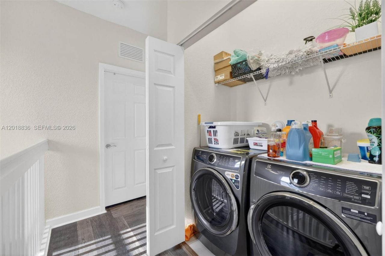 2542 NE 1st St, Homestead, FL 33033 Photo