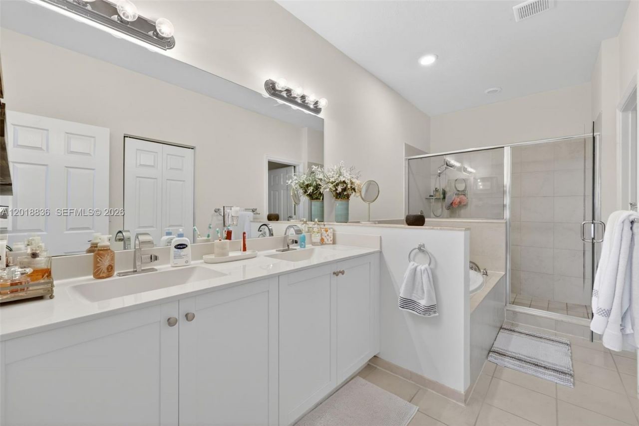 2542 NE 1st St, Homestead, FL 33033 Photo