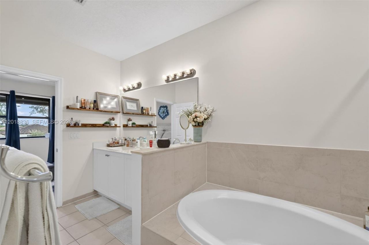 2542 NE 1st St, Homestead, FL 33033 Photo