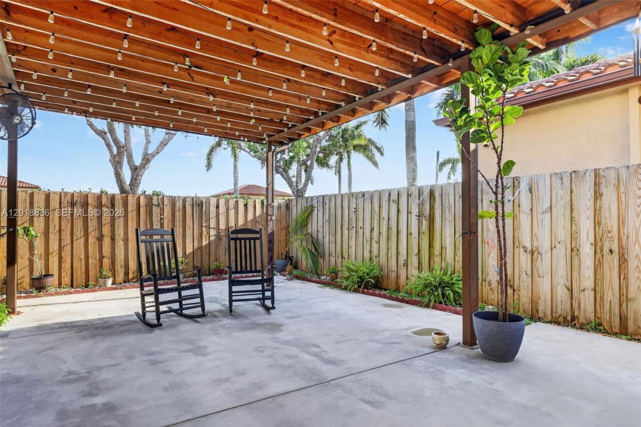2542 NE 1st St, Homestead, FL 33033 Photo