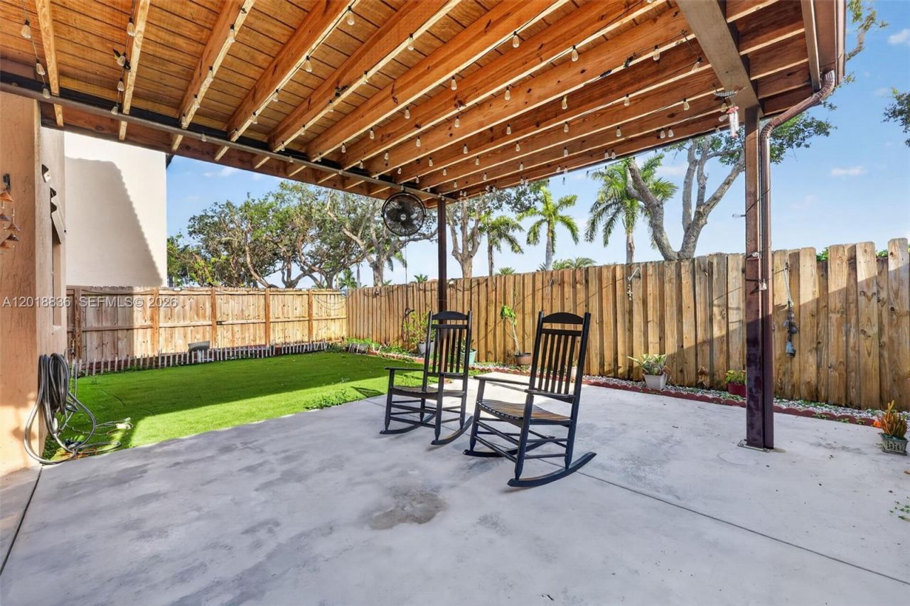 2542 NE 1st St, Homestead, FL 33033 Photo