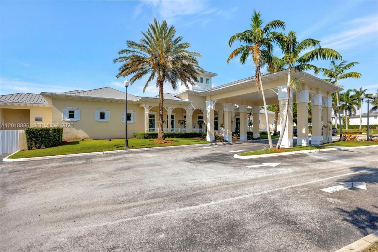 2542 NE 1st St, Homestead, FL 33033 Photo