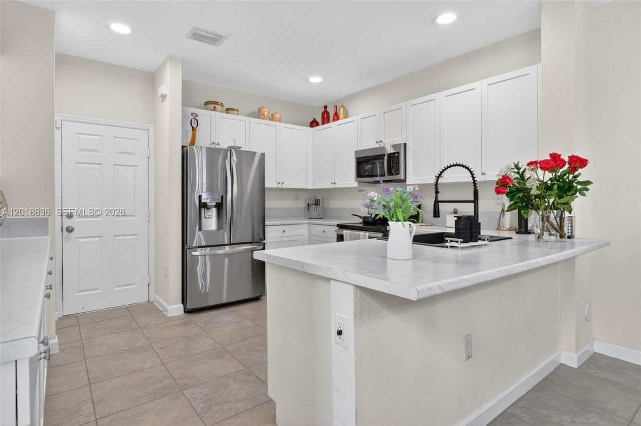 2542 NE 1st St, Homestead, FL 33033 Photo