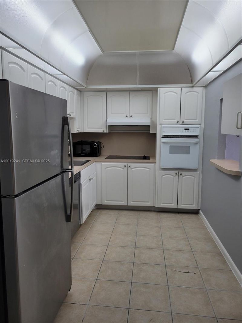19380 Collins Ave , Unit 418, Sunny Isles Beach, FL 33160 Photo
