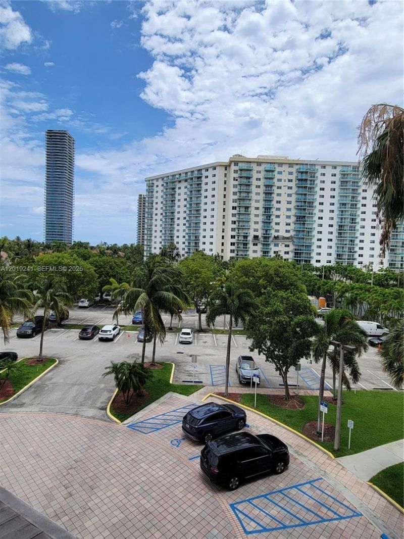 19380 Collins Ave , Unit 418, Sunny Isles Beach, FL 33160 Photo