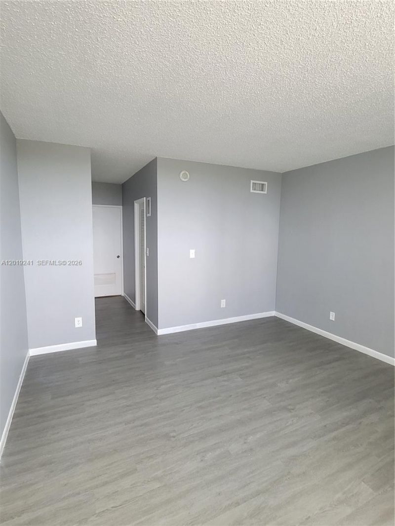 19380 Collins Ave , Unit 418, Sunny Isles Beach, FL 33160 Photo