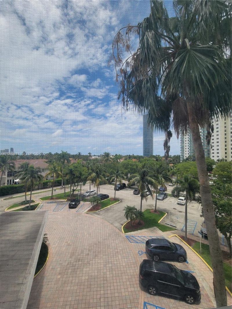 19380 Collins Ave , Unit 418, Sunny Isles Beach, FL 33160 Photo