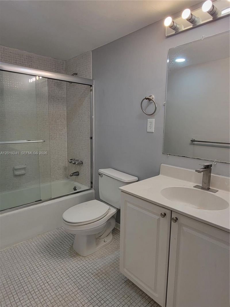 19380 Collins Ave , Unit 418, Sunny Isles Beach, FL 33160 Photo