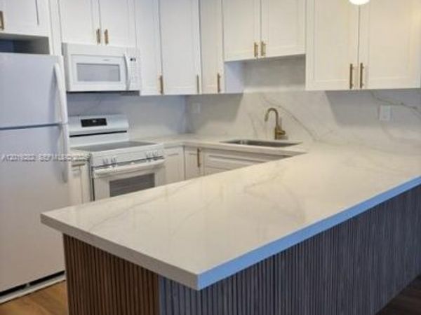 6070 W 19th Ave, Unit 115, Hialeah, FL 33012