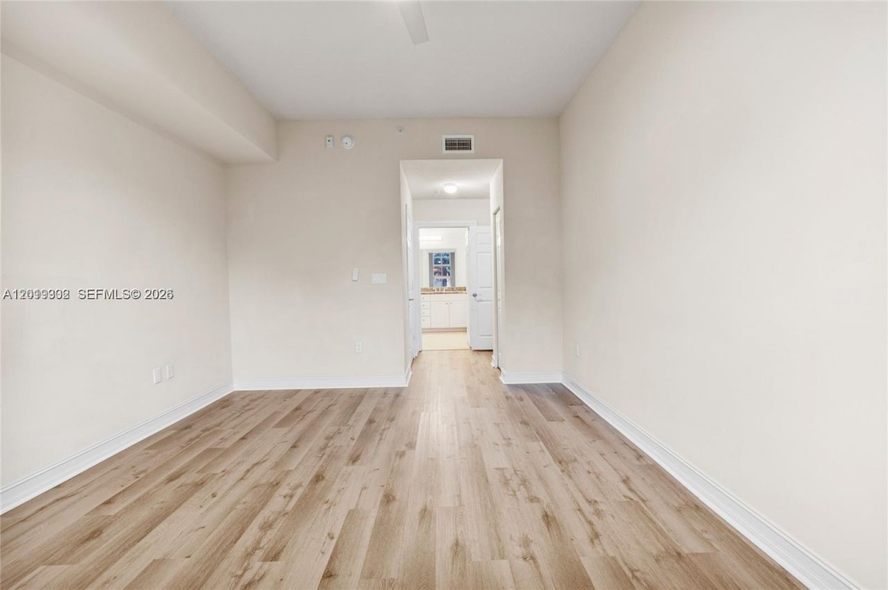 3001 NE 185th St , Unit 219, Aventura, FL 33180 Photo