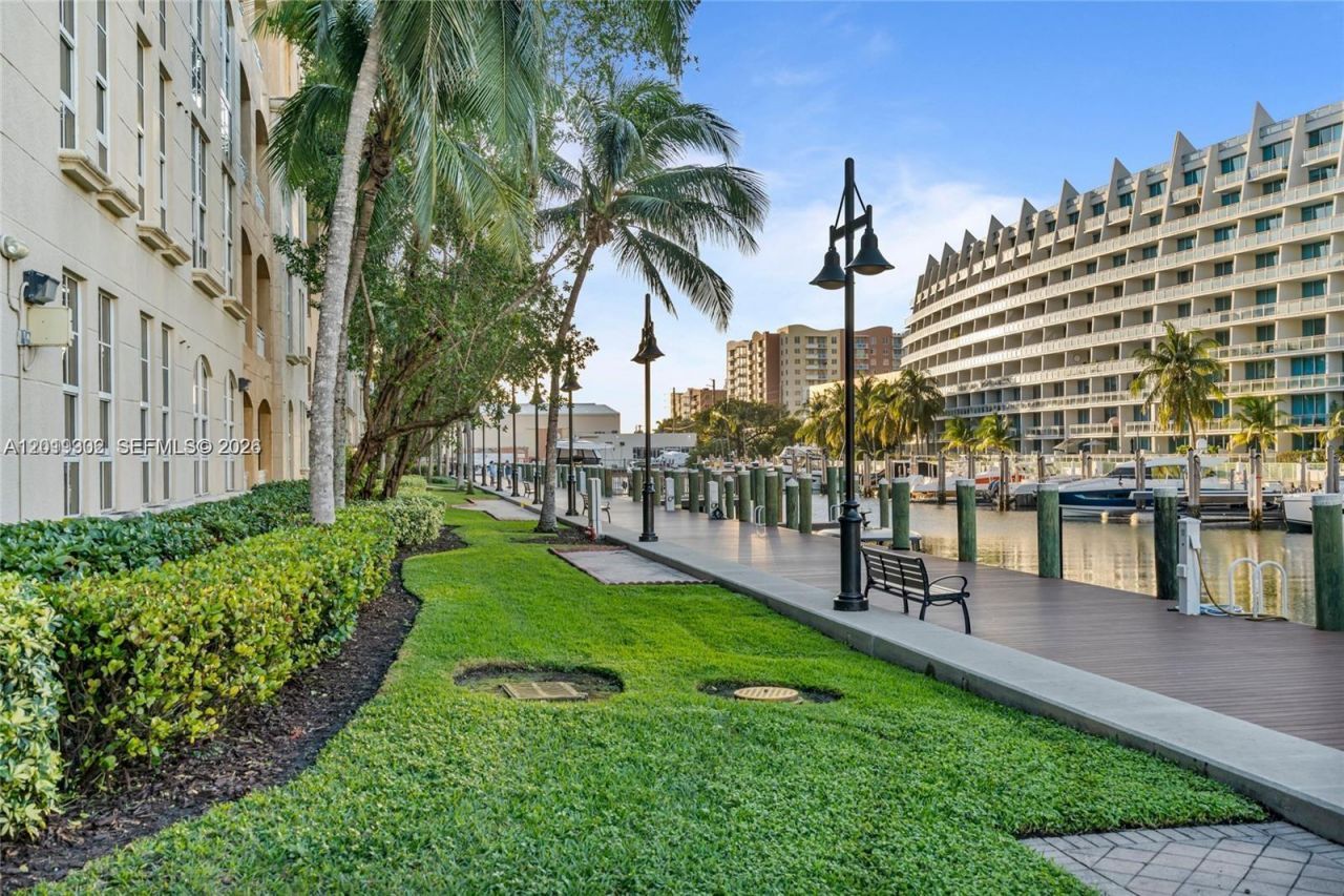 3001 NE 185th St , Unit 219, Aventura, FL 33180 Photo